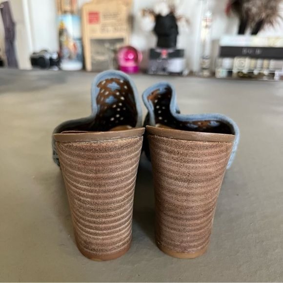 Franco Sarto 'Joselle' Suede Braided Mules - Picture 6 of 7